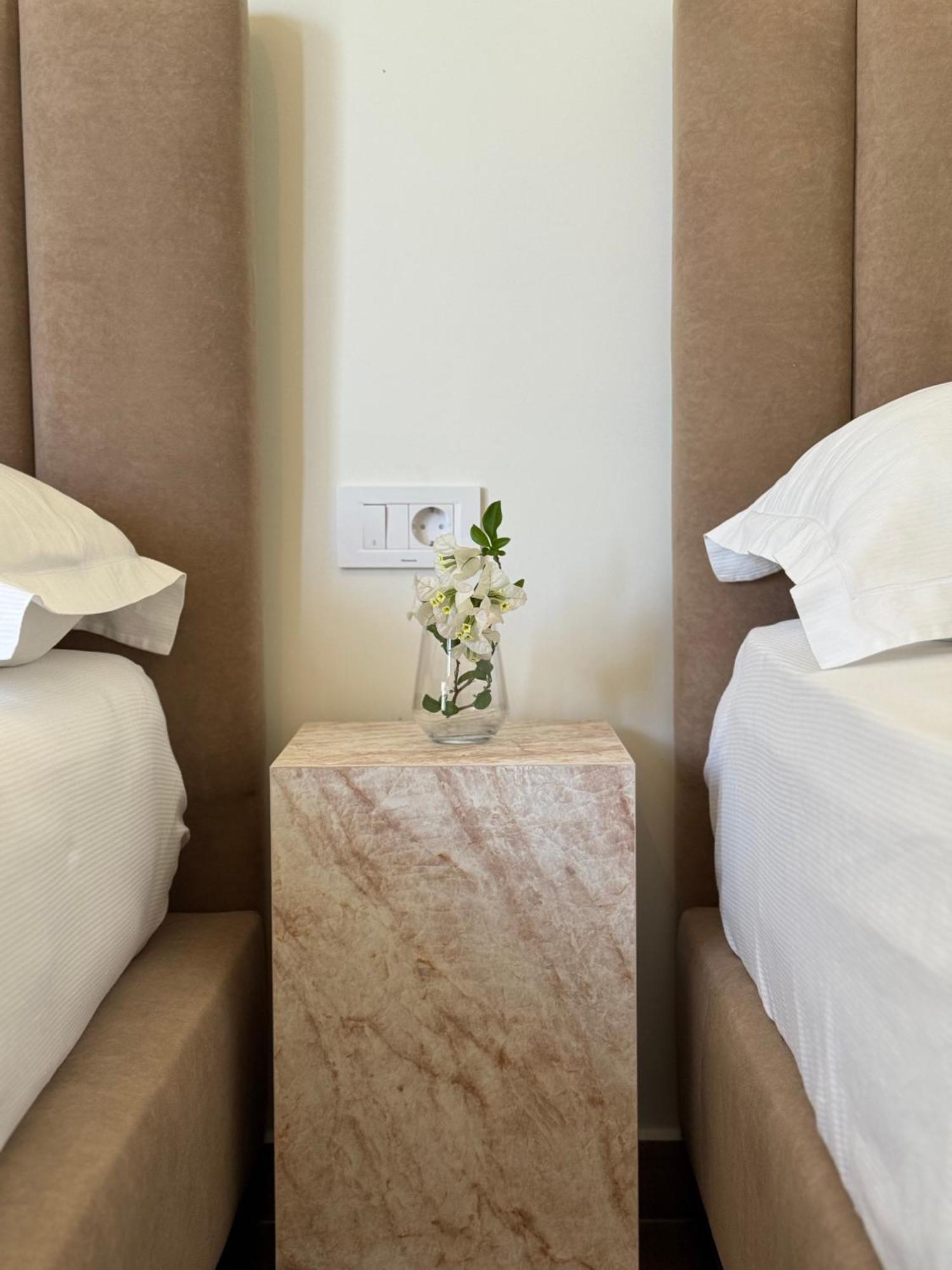 Alevra Hotel เดอร์มี ภายนอก รูปภาพ